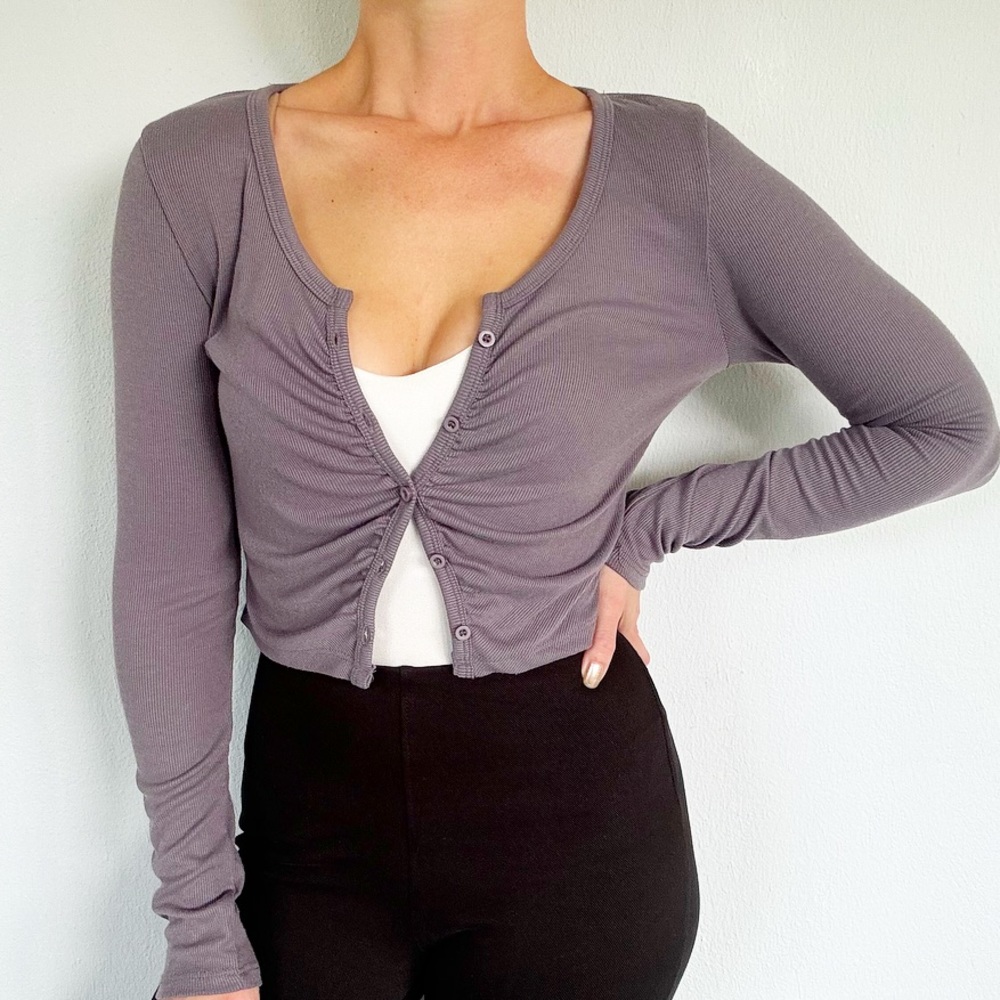 Active USA purple ribbed button front long sleeve crop top size large